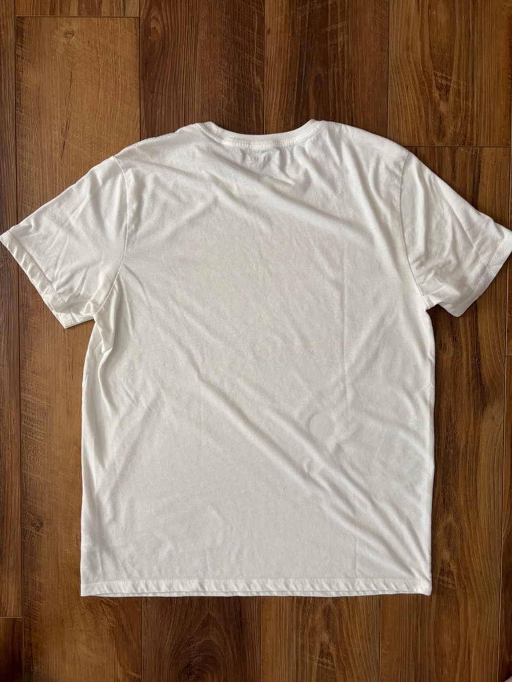 Bundle of Women’s Graphic Tees sizes M and L - Picture 16 of 16